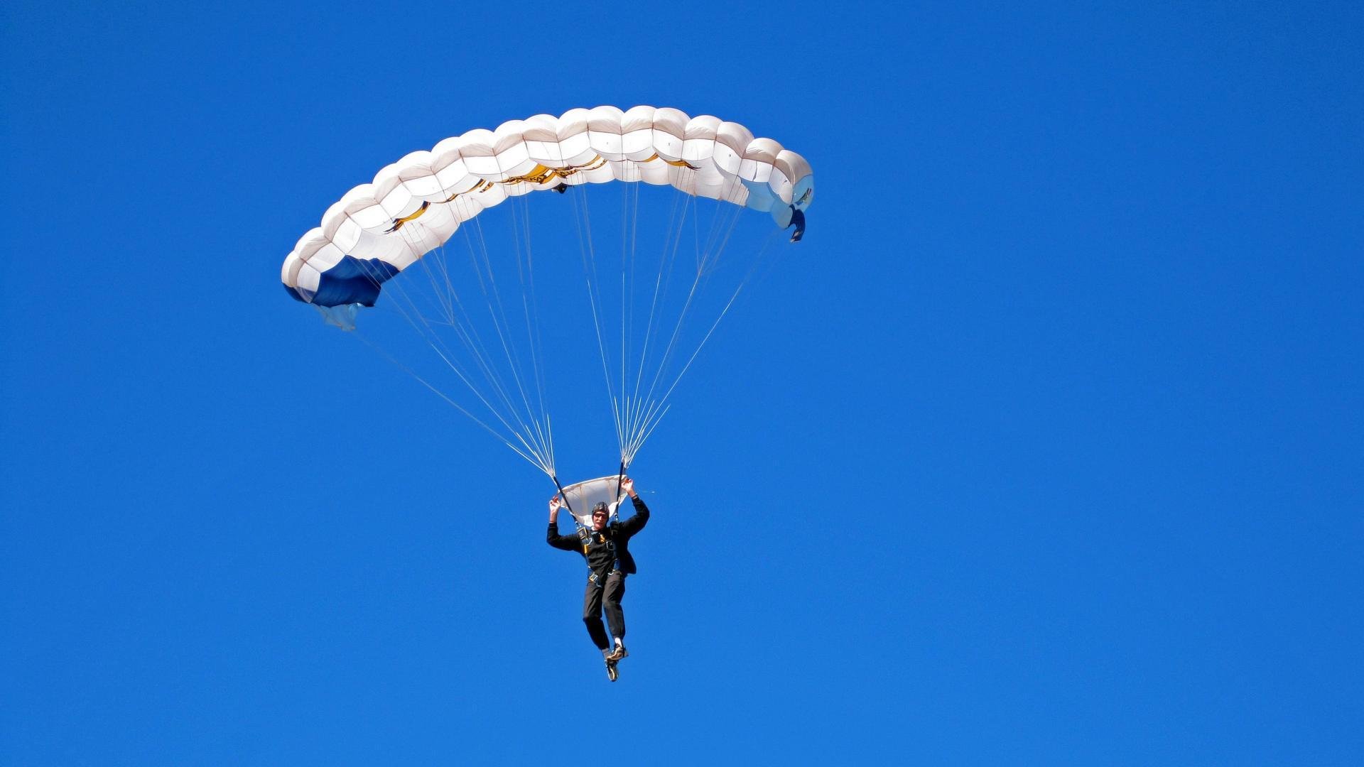 F1年度争冠焦点战，雷霆强行终结山西队，体育竞技的残酷美学